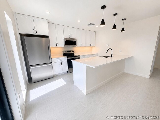 274 SE 9th Ave Unit 3