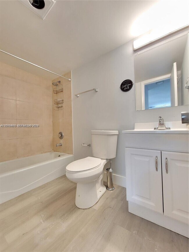 Photo - 14501 N Kendall Dr Unit 412H