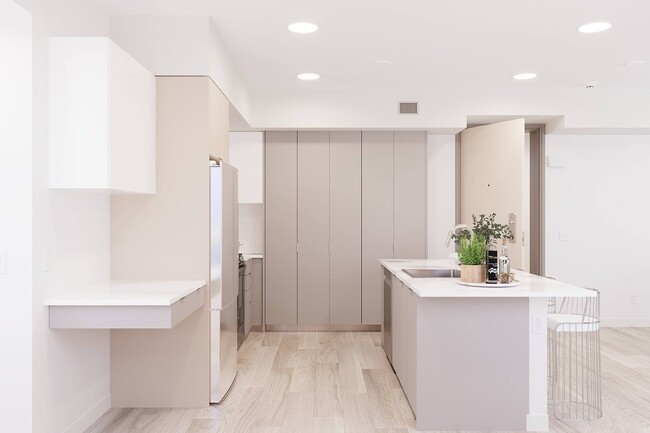 Photo - Geneva @ Venice