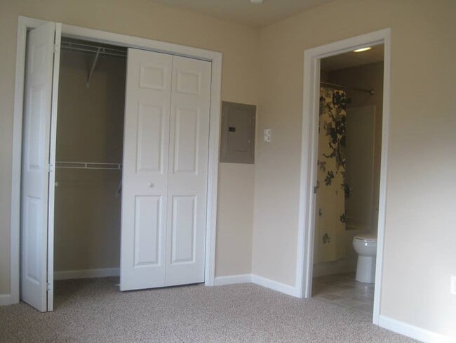 Bedroom - 1300 Catherine St Unit 10