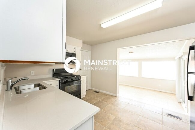 4 Bedroom Pet-Friendly Home in DENVER, CO with Main Street Renewal