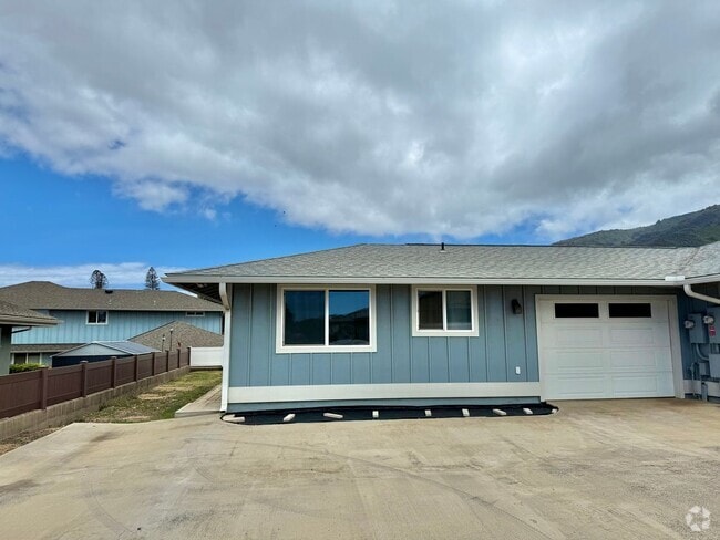 Building Photo - Partially Furnished &Renovated 2 Bedroom /... Rental
