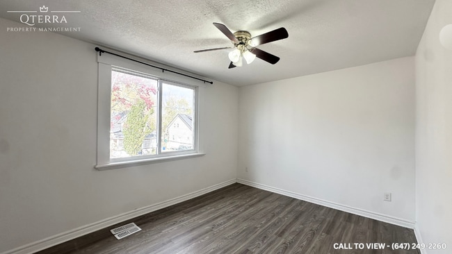 Photo - 981 Hackett St