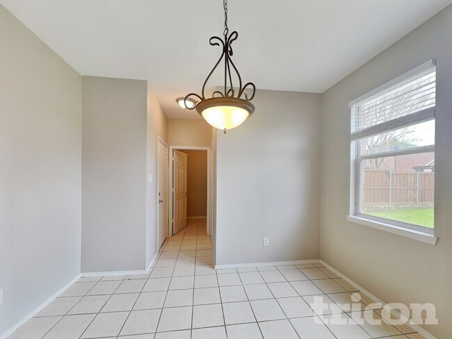 Photo - 517 Cassia Way