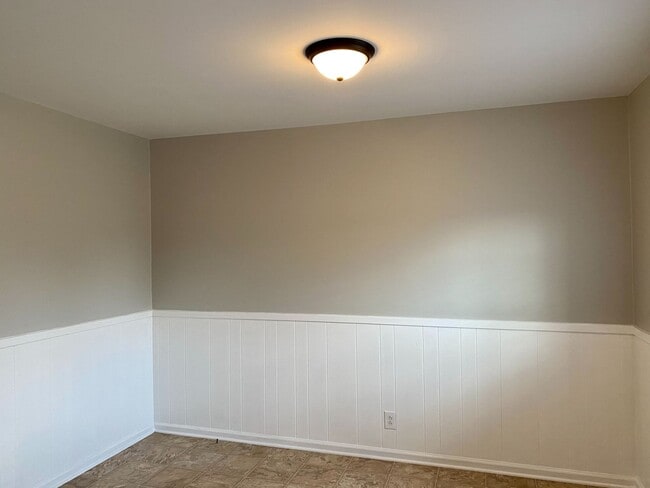 Photo - Location Location Location!!! 4bdr/2ba Split Level near Clarksville County Club!!