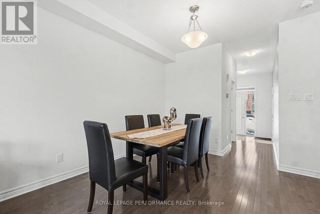 Photo - 664 Aubépines Dr