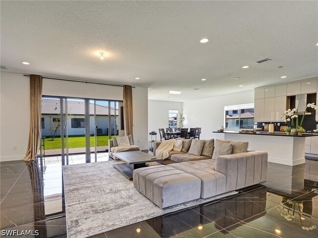 Photo - 5126 Panella Ave