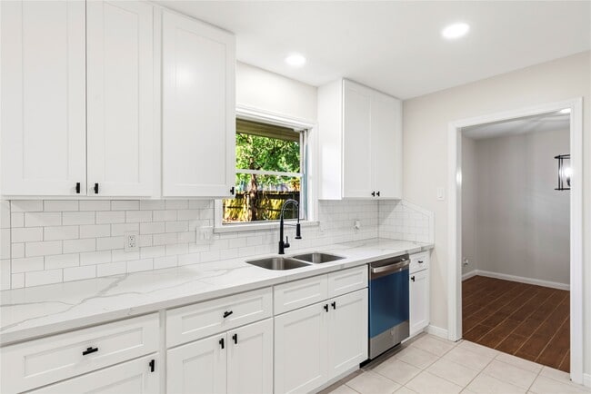 Photo - 6110 Shadow Crest St