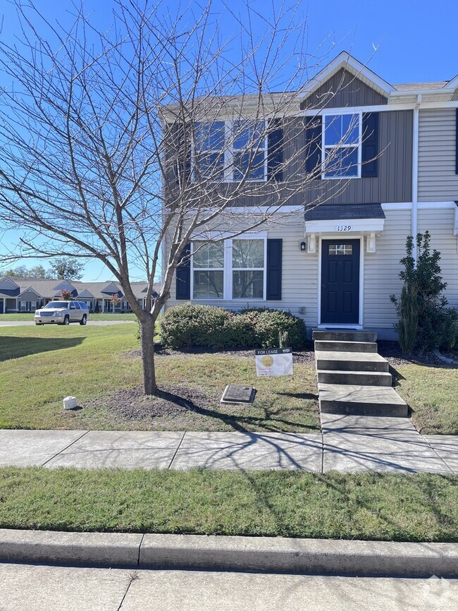 Building Photo - 3BR/2BA Townhome in Nashville Available