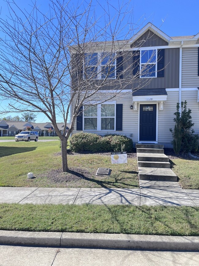 3BR/2BA Townhome in Nashville Available - 3BR/2BA Townhome in Nashville Available