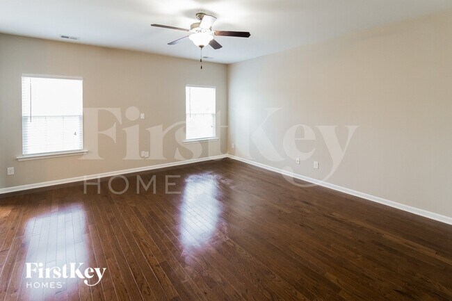 Photo - 445 Whispering Breeze Ln