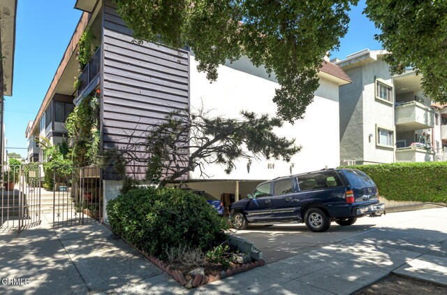 Photo - 619 E Olive Ave