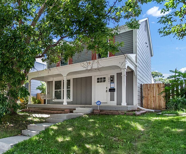 Sloan Lake 2story home with private backy... Rental Para alquiler en