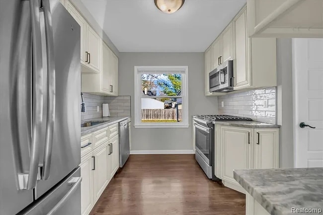 Photo - 266 Massoit St