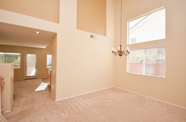 Photo - Beautiful Spacious 3BR/2.5BA Located in th...