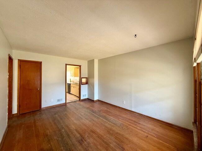 Photo - 2263 S Glendale St