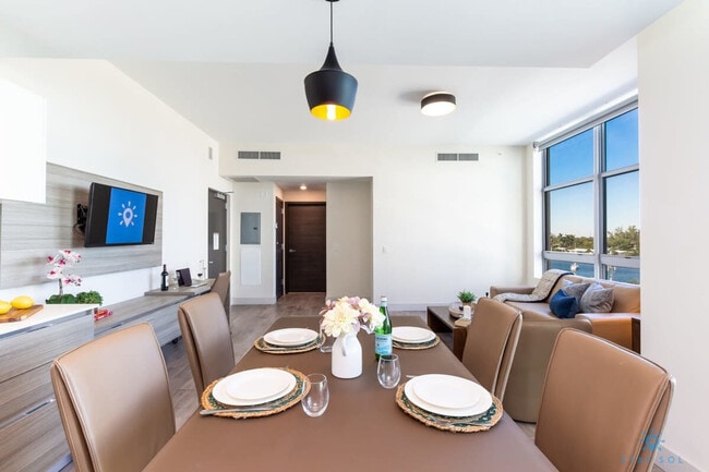 Building Photo - 777 N Ocean Dr Rental