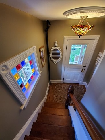 Front door landing/ steps to apt - 78 S Carll Ave Unit 2