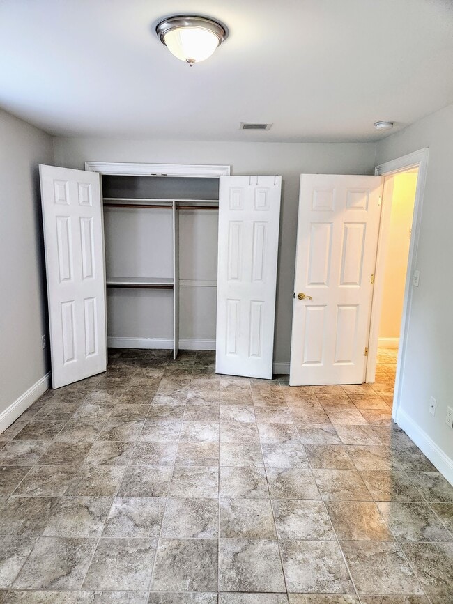 armarios - 1462 Old Orchard St Unidad 1