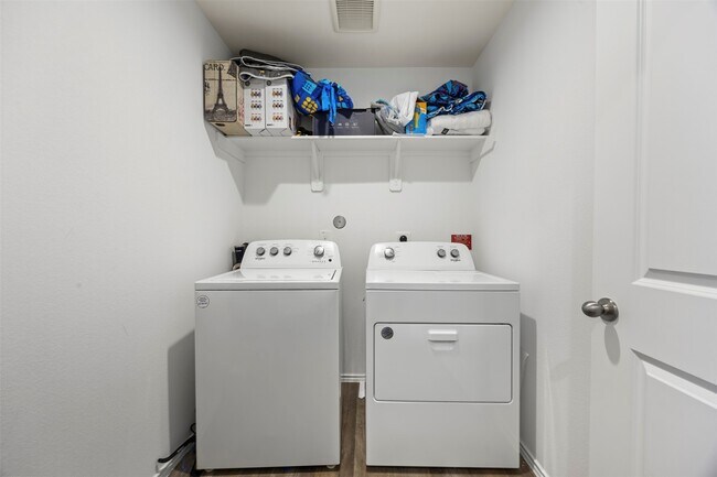 Photo - 5455 Desert Gln Dr