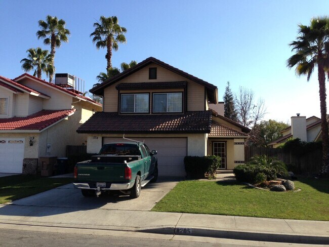Photo - SW Bakersfield home!