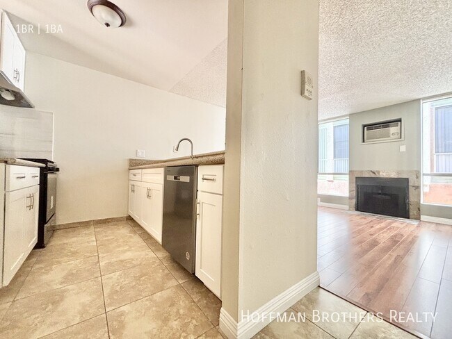 Photo - 1225 N Cherokee Ave Unidad 106