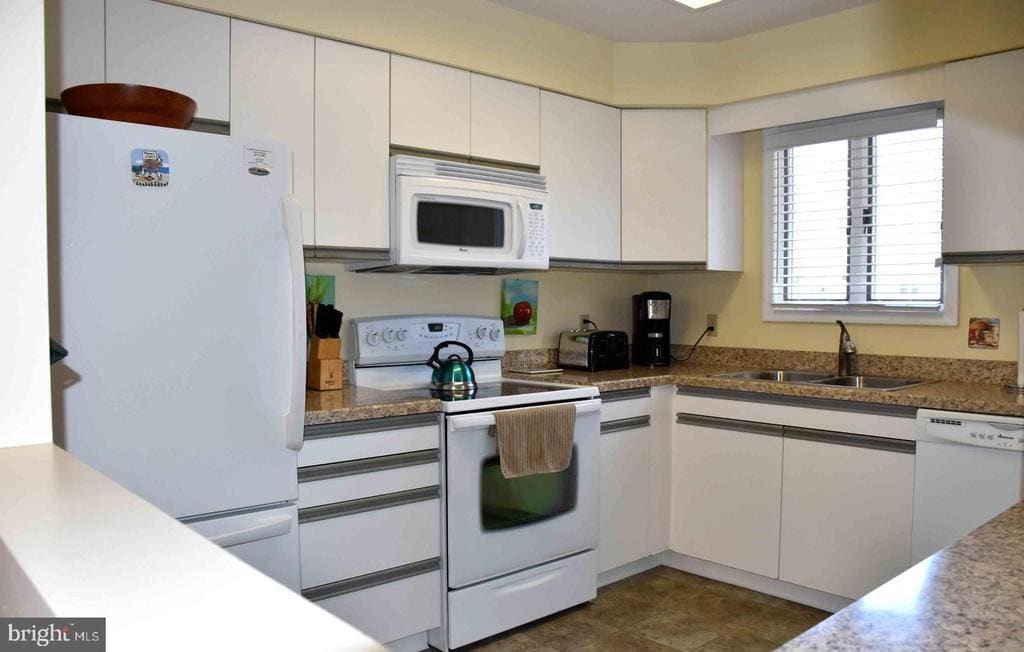 Photo - 18 Henlopen Gardens