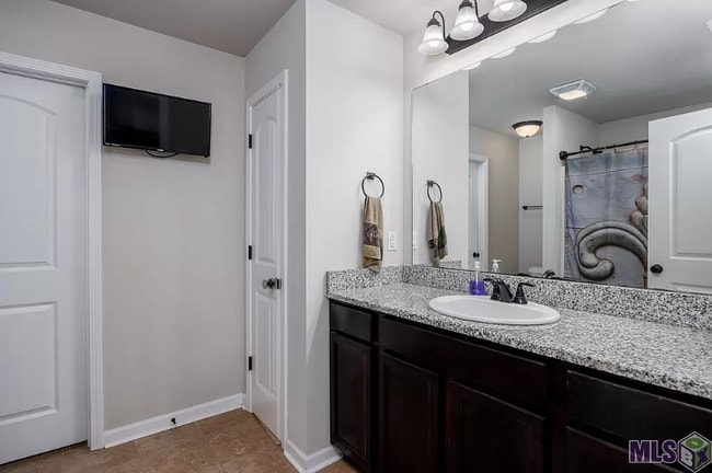 42384 Tigers Eye Stone Ave