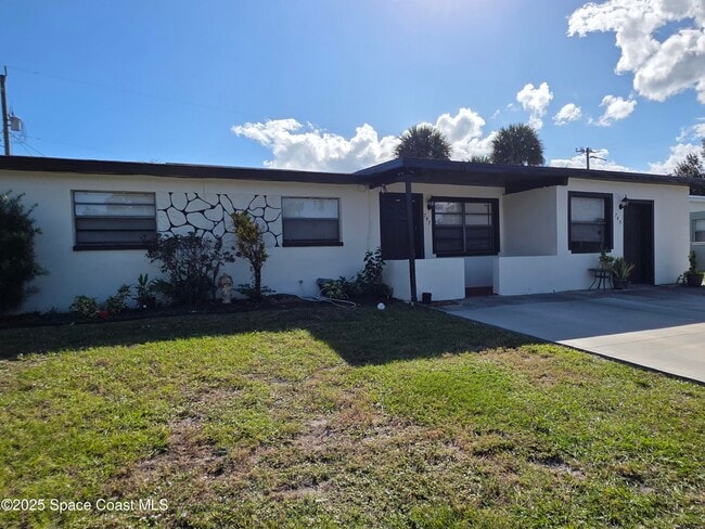 Photo - 747 E University Blvd