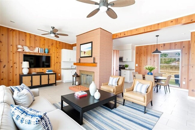 Photo - 495 Ave F SE