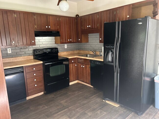 Photo - 873 Chester Rd