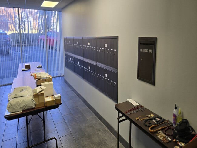 Photo - 1271 Poplar Ave