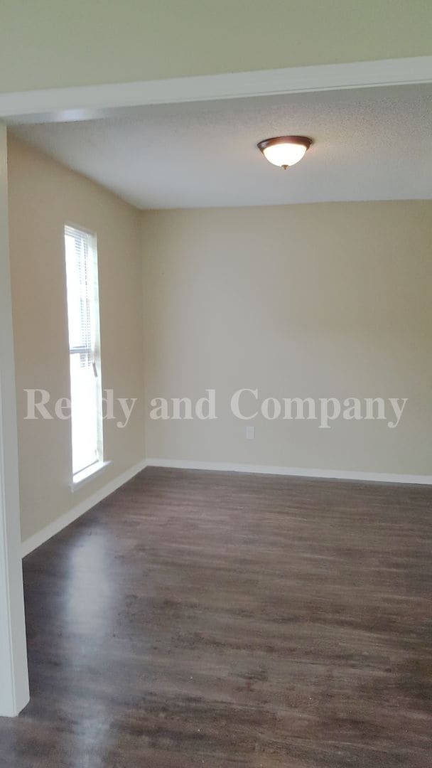 Photo - 2831 Gruber Dr