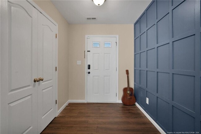 Photo - 672 Hogart St