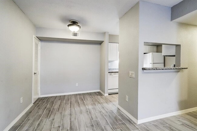 Photo - 1880 White Oak Dr Unit 177