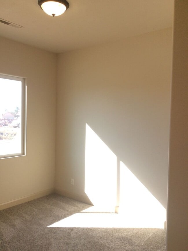 Photo - Gemstone Properties - Townhome in Sky Ridge