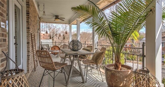 Photo - 656 Bonaventure Ave NE