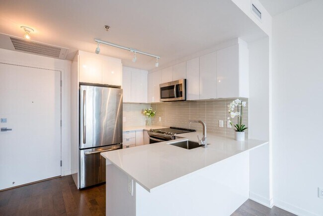 Building Photo - 1192 Rue Mackay Unit 1405