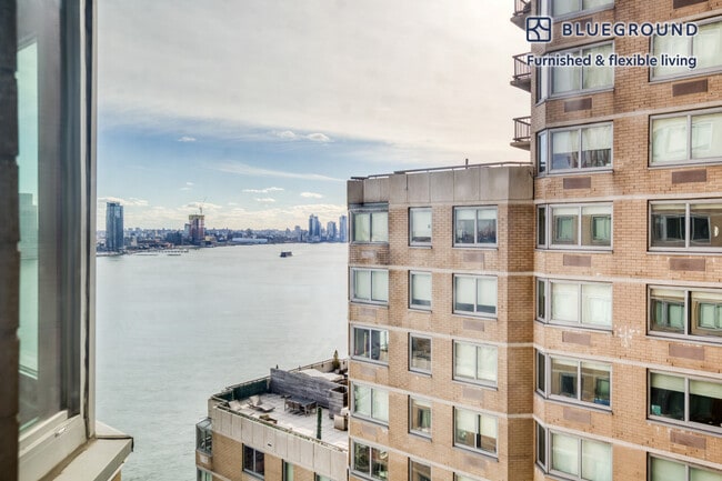 401 E 34th St Unidad SI FL22-ID714