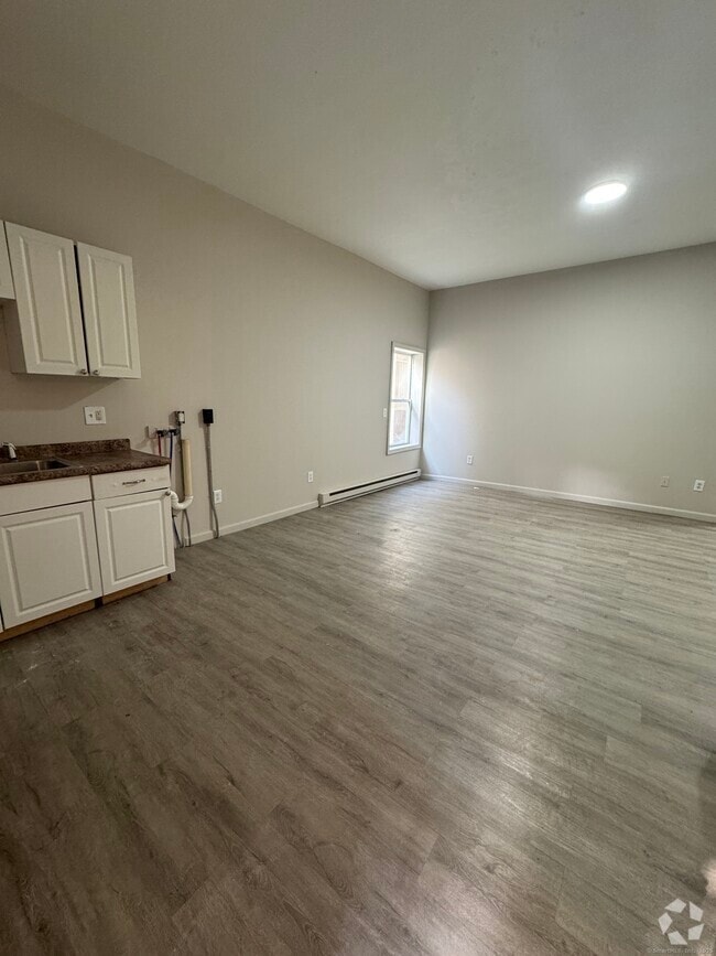 Building Photo - 50 Hunters Ave Unit 50-1 Rental