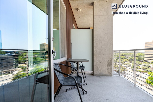 Photo - 214 Barton Springs Rd Unidad FL9-ID338