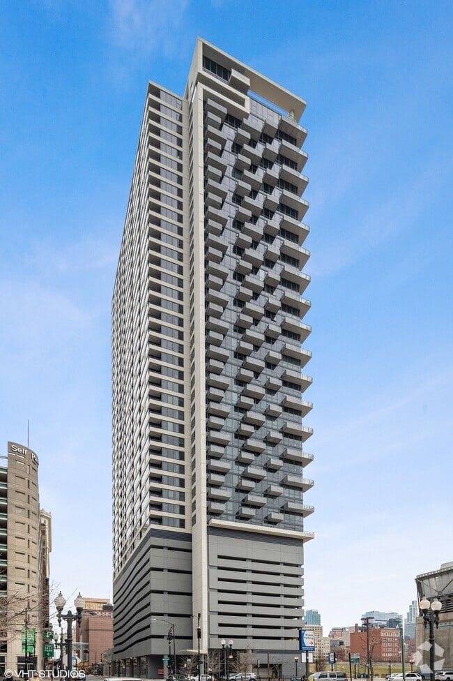 Building Photo - 235 W Van Buren St Unit 2915 Rental