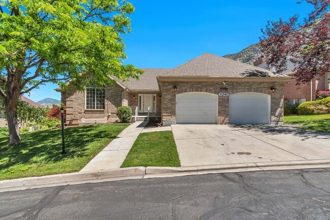 Photo - 1241 Cambridge Ct