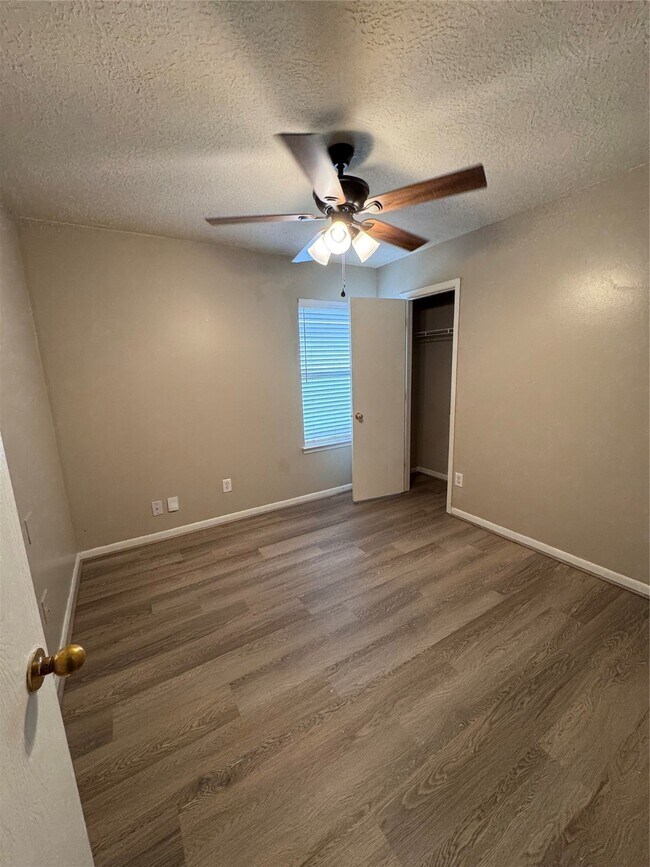 Photo - 19419 Woolongong Dr