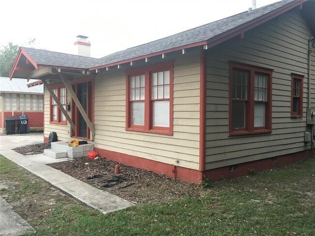 Building Photo - 115 E Vanderbilt St