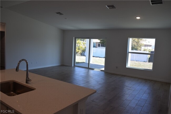 Building Photo - 1809 NW 6th Ave