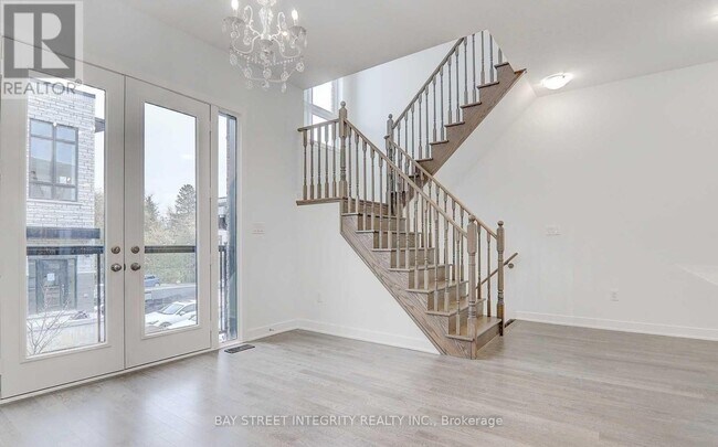 Photo - 11 Howick Ln