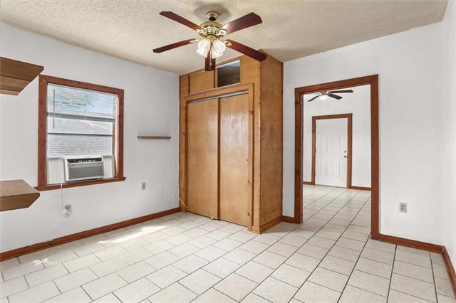 Photo - 623 Alvar St