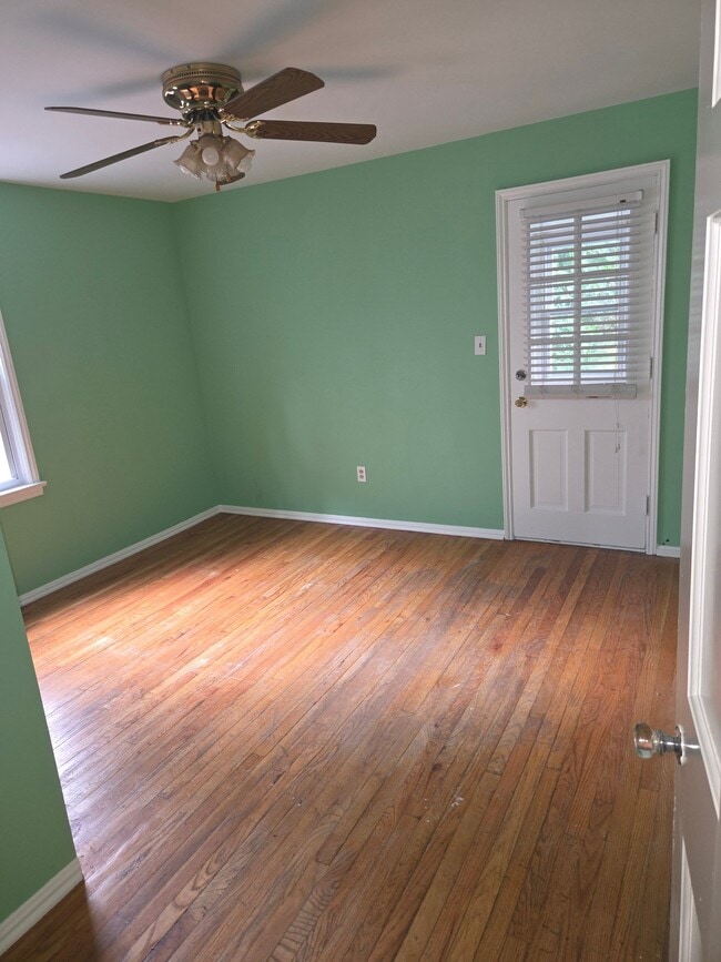 Photo - 13816 Cedar Rd Unidad Lower