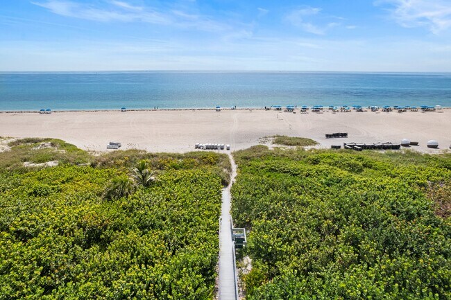 Photo - 3400 N Ocean Dr Unidad PH2 - 2002